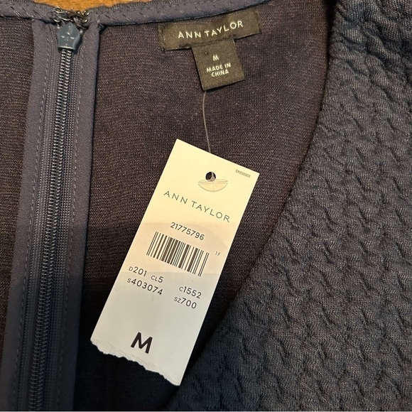 Ann Taylor Textured Knit Peplum Short Sleeve Top zippered Back Sz. M - Picture 9 of 13